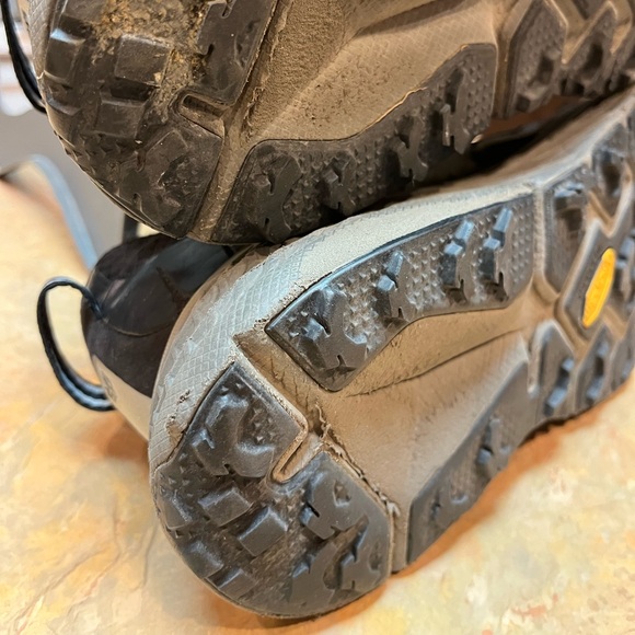 Hoka One One Speedgoat 3 GoreTex Skyshell Waterproof Black Womens Shoes Size 8.5 - Picture 9 of 16